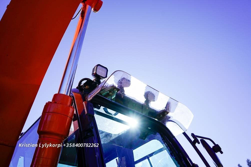 Pásové rýpadlo Hitachi ZX135US-6 METSÄALUSTALLA: obrázek 23