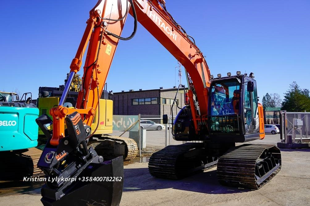 Pásové rýpadlo Hitachi ZX135US-6 METSÄALUSTALLA: obrázek 12