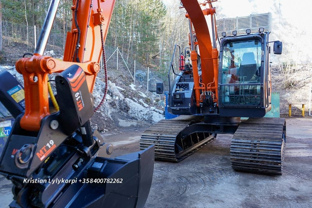 Pásové rýpadlo Hitachi ZX135US-6 METSÄALUSTALLA: obrázek 37