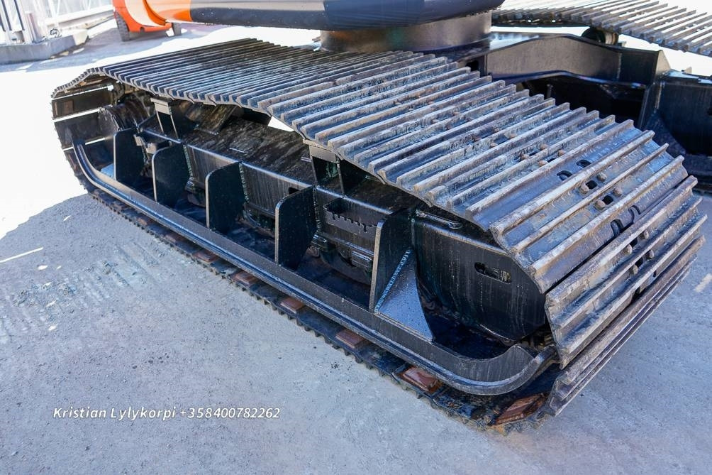 Pásové rýpadlo Hitachi ZX135US-6 METSÄALUSTALLA: obrázek 9