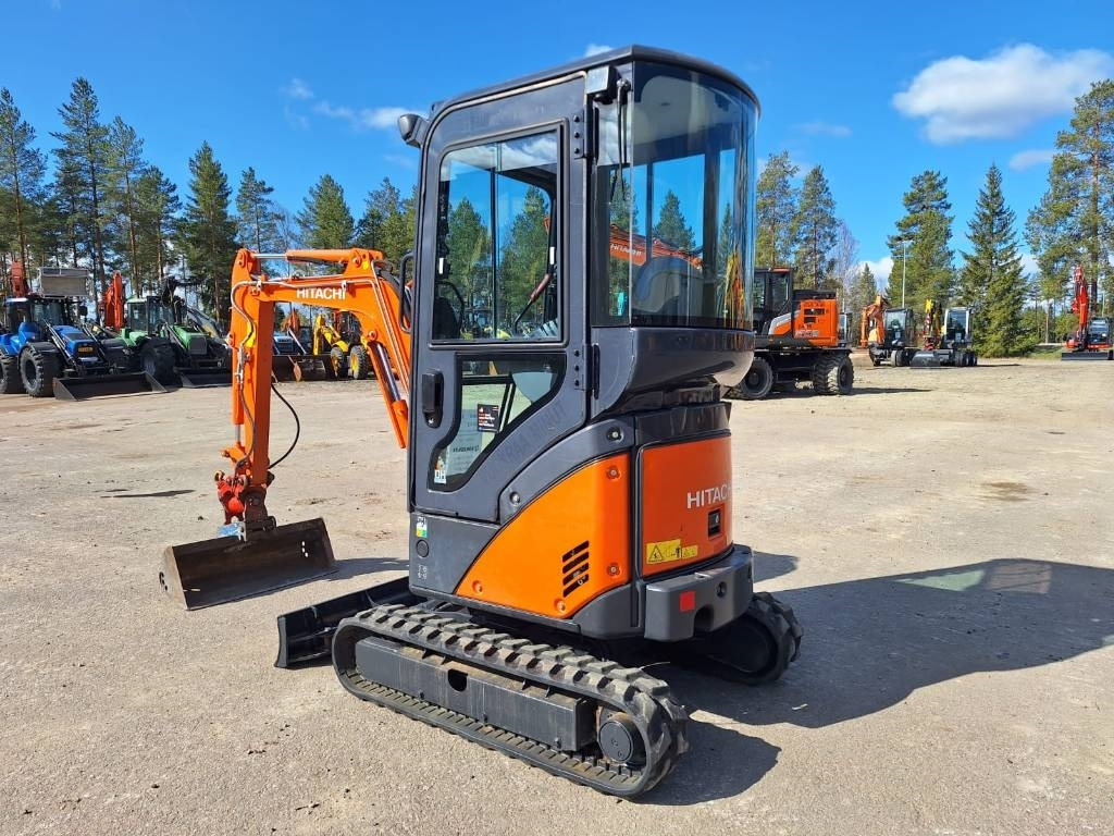 Hitachi ZX17U-2 KALLISTAJA+4-KAUHAA - Mini rýpadlo: obrázek 2 Hitachi ZX17U-2 KALLISTAJA+4-KAUHAA - Mini rýpadlo: obrázek 2
