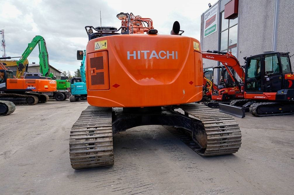 Hitachi ZX225USLC-5B MARTTIINILLA - Pásové rýpadlo: obrázek 4 Hitachi ZX225USLC-5B MARTTIINILLA - Pásové rýpadlo: obrázek 4