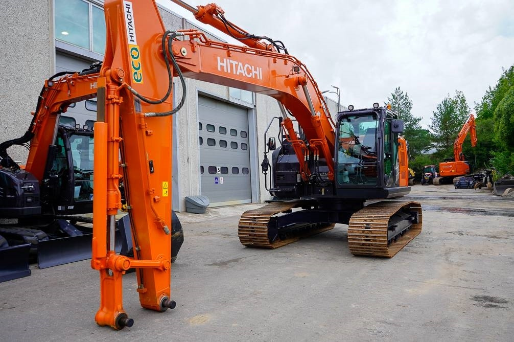 Hitachi ZX225USLC-6 - Pásové rýpadlo: obrázek 3 Hitachi ZX225USLC-6 - Pásové rýpadlo: obrázek 3