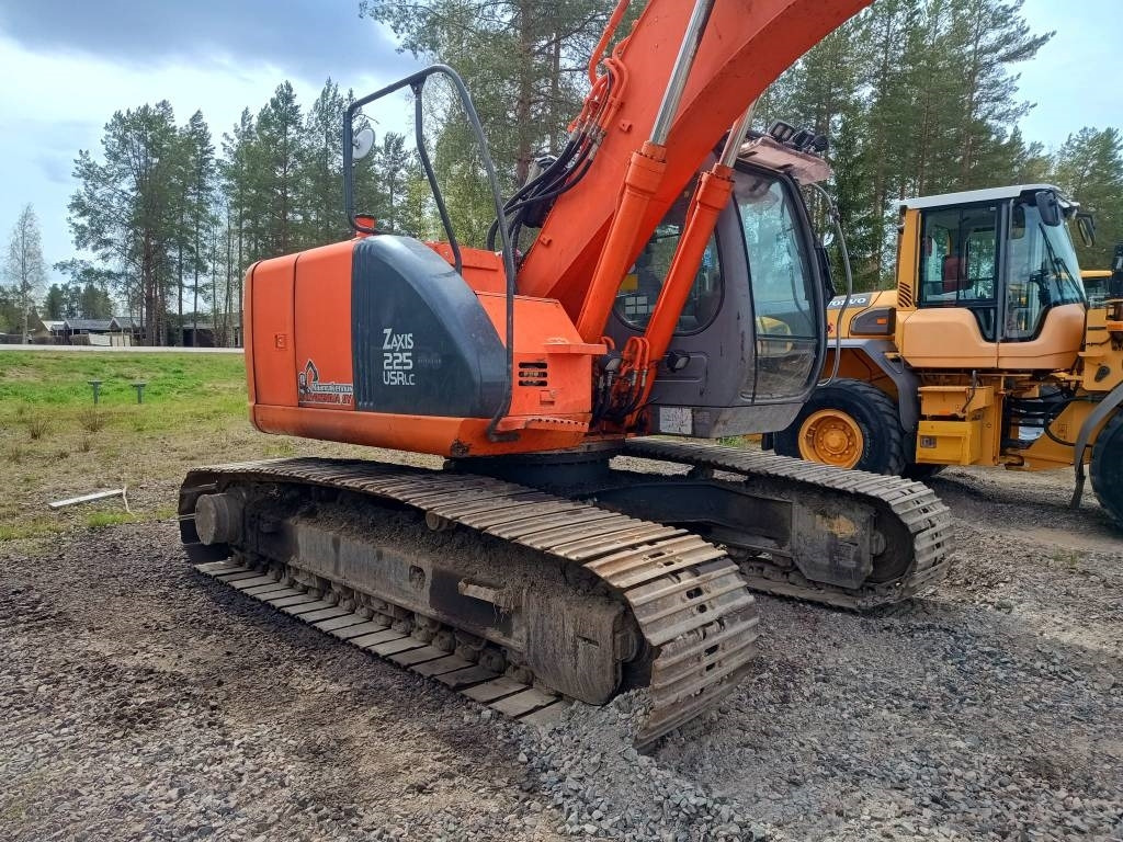 Hitachi ZX225USR KALLISTAJALLA - Pásové rýpadlo: obrázek 5 Hitachi ZX225USR KALLISTAJALLA - Pásové rýpadlo: obrázek 5