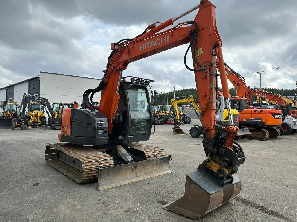 Hitachi ZX85US-5 800mm telat 6kpl työlaitteet mukaan - Mini rýpadlo: obrázek 5 Hitachi ZX85US-5 800mm telat 6kpl työlaitteet mukaan - Mini rýpadlo: obrázek 5