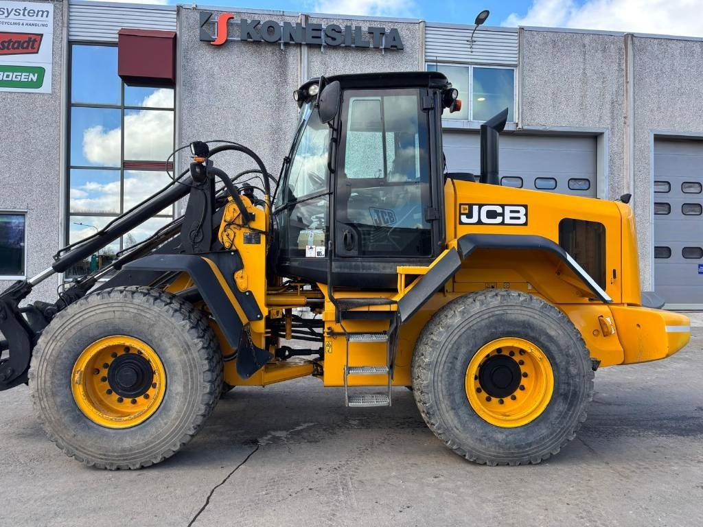 Kolový nakladač JCB 437 HT: obrázek 1
