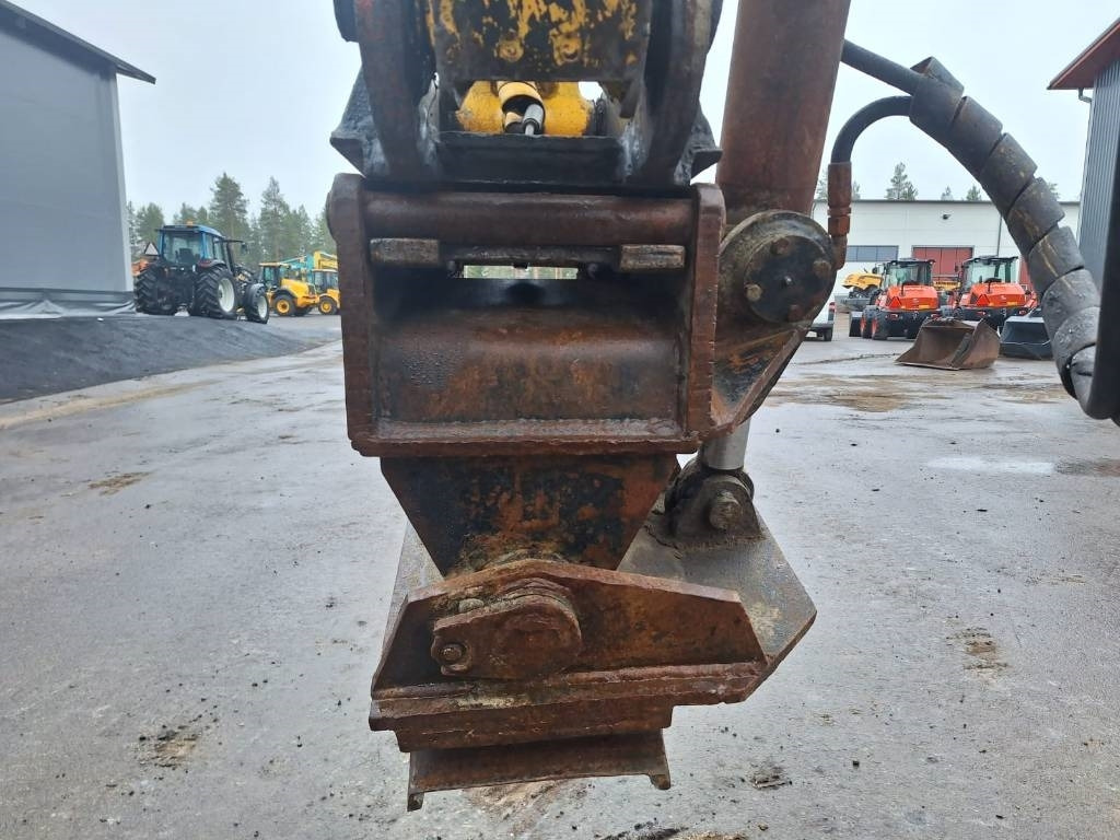 Rýpadlo-nakladač JCB 4CN YHDISTELMÄKONE KALLISTAJALLA: obrázek 10