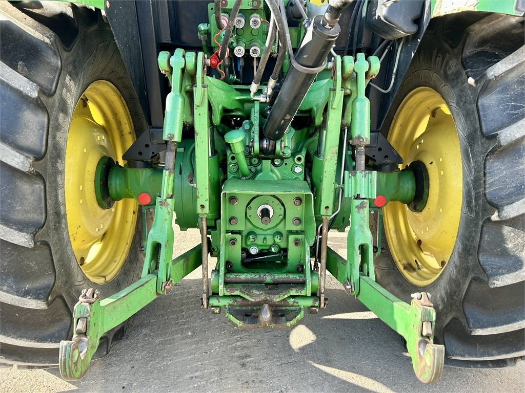 John Deere MYYTY!!SOLD!! 5100M ETUKUORMAAJALLA - Traktor: obrázek 5 John Deere MYYTY!!SOLD!! 5100M ETUKUORMAAJALLA - Traktor: obrázek 5