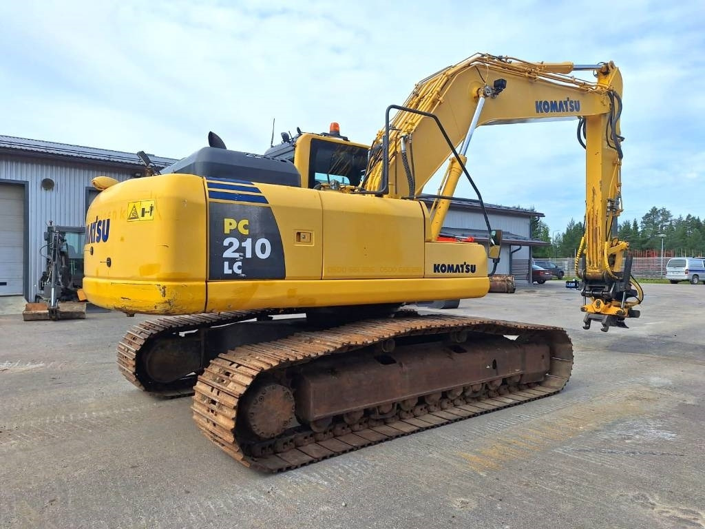 Komatsu MYYTY! SOLD! PC210LC-8 PYÖRITTÄJÄLLÄ - Pásové rýpadlo: obrázek 4 Komatsu MYYTY! SOLD! PC210LC-8 PYÖRITTÄJÄLLÄ - Pásové rýpadlo: obrázek 4