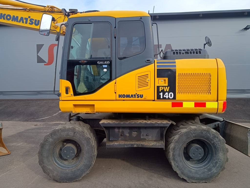 Komatsu MYYTY! SOLD! PW140-7 PYÖRITTÄJÄLLÄ - Kolesové rýpadlo: obrázek 2 Komatsu MYYTY! SOLD! PW140-7 PYÖRITTÄJÄLLÄ - Kolesové rýpadlo: obrázek 2