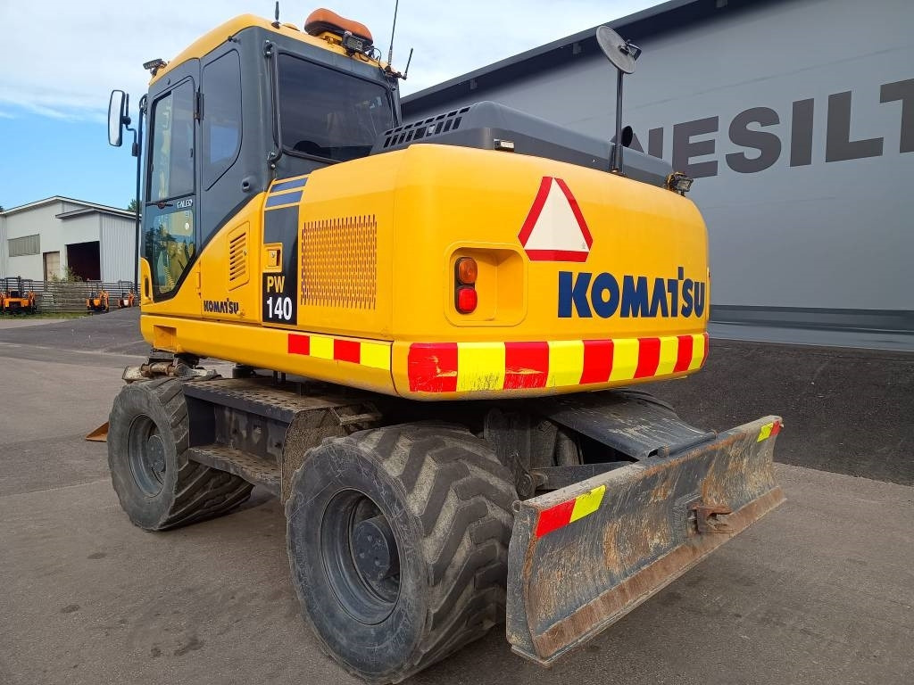 Komatsu MYYTY! SOLD! PW140-7 PYÖRITTÄJÄLLÄ - Kolesové rýpadlo: obrázek 3 Komatsu MYYTY! SOLD! PW140-7 PYÖRITTÄJÄLLÄ - Kolesové rýpadlo: obrázek 3