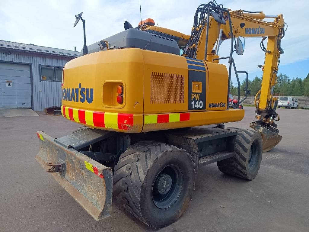 Komatsu MYYTY! SOLD! PW140-7 PYÖRITTÄJÄLLÄ - Kolesové rýpadlo: obrázek 5 Komatsu MYYTY! SOLD! PW140-7 PYÖRITTÄJÄLLÄ - Kolesové rýpadlo: obrázek 5