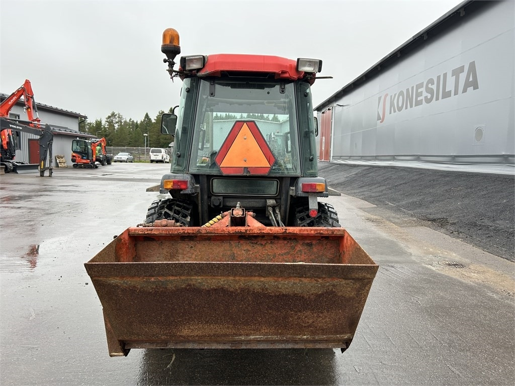 Kubota L 3600 AURA JA HIEKOTIN - Komunální traktor: obrázek 3 Kubota L 3600 AURA JA HIEKOTIN - Komunální traktor: obrázek 3