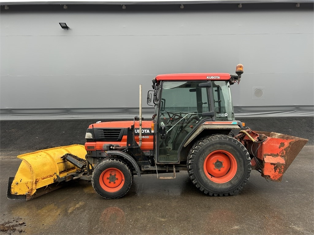 Kubota L 3600 AURA JA HIEKOTIN - Komunální traktor: obrázek 1 Kubota L 3600 AURA JA HIEKOTIN - Komunální traktor: obrázek 1