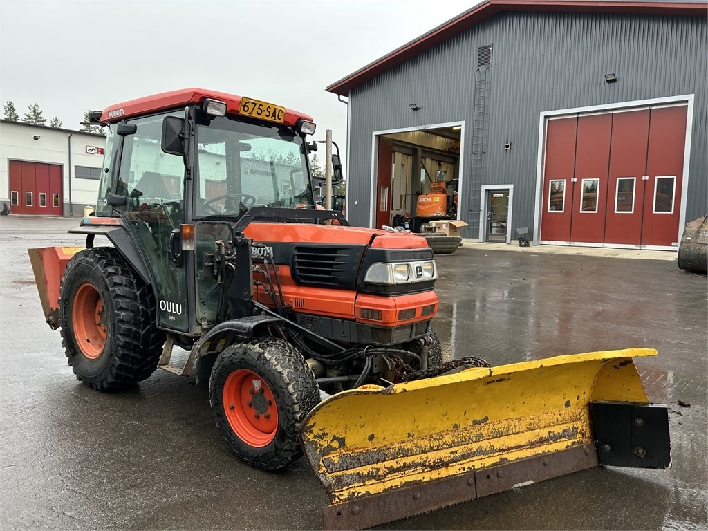 Kubota L 3600 AURA JA HIEKOTIN - Komunální traktor: obrázek 5 Kubota L 3600 AURA JA HIEKOTIN - Komunální traktor: obrázek 5