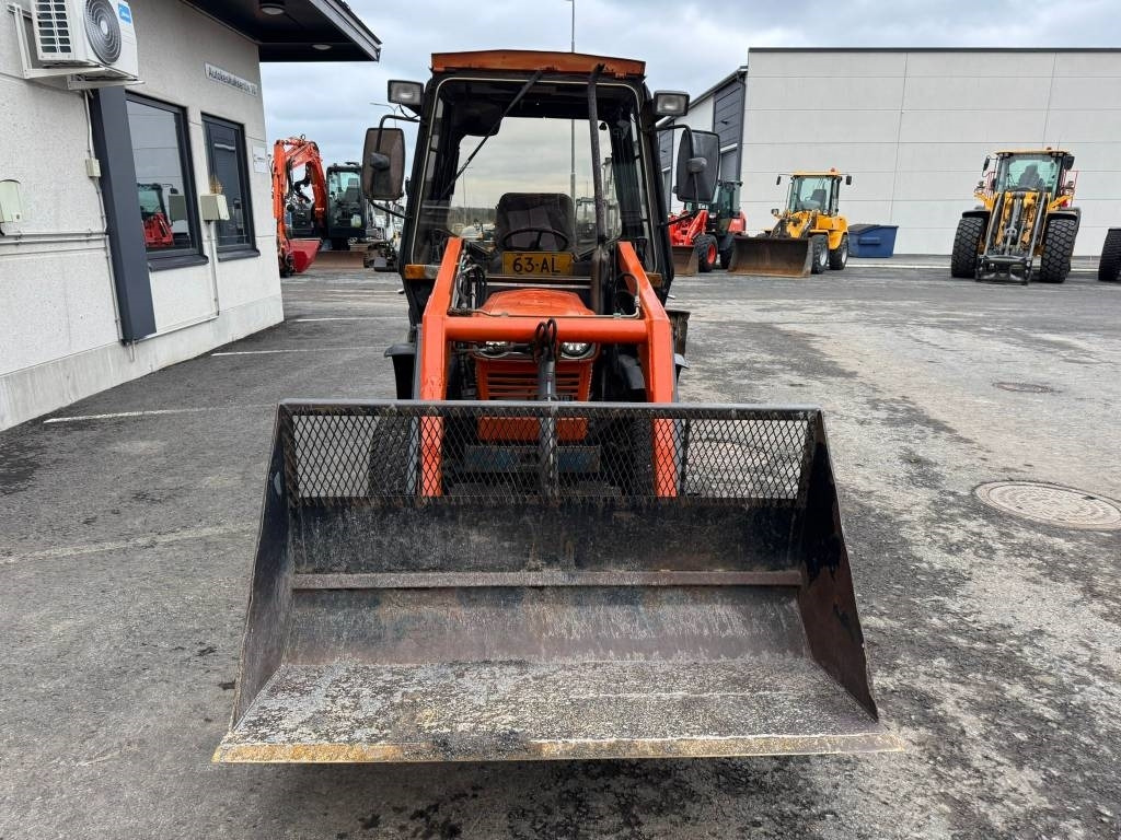 Kubota L245 DT ETUKUORMAAJALLA  leasing Kubota L245 DT ETUKUORMAAJALLA: obrázek 6