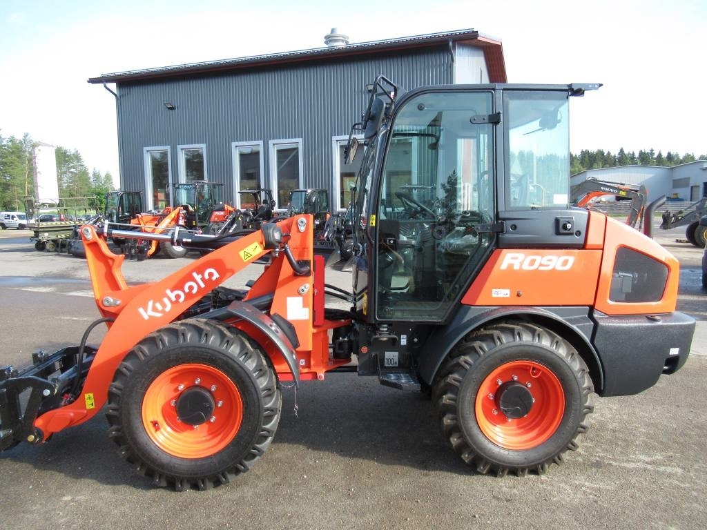Kubota R090W UUTUUSMALLI - Kolový nakladač: obrázek 2 Kubota R090W UUTUUSMALLI - Kolový nakladač: obrázek 2