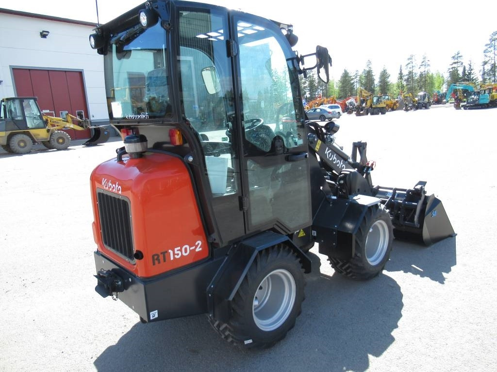 Kubota RT150-2 PIENKUORMAAJA, UUSI - Kloubový nakladač: obrázek 4 Kubota RT150-2 PIENKUORMAAJA, UUSI - Kloubový nakladač: obrázek 4