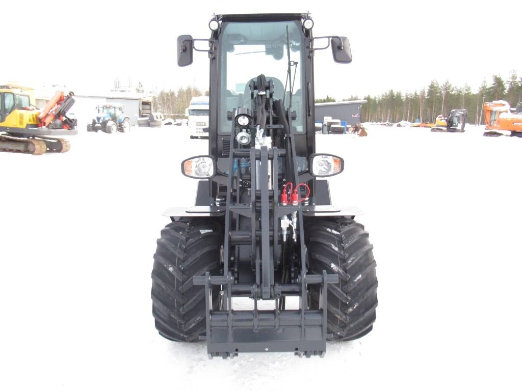 Kubota RT210-2 UUSI, TAKUU - Kloubový nakladač: obrázek 3 Kubota RT210-2 UUSI, TAKUU - Kloubový nakladač: obrázek 3