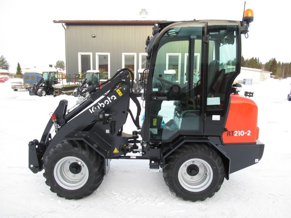 Kubota RT210-2 UUSI, TAKUU - Kloubový nakladač: obrázek 1 Kubota RT210-2 UUSI, TAKUU - Kloubový nakladač: obrázek 1