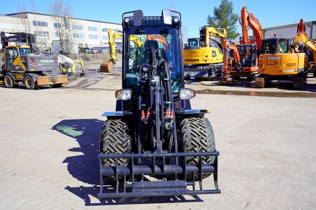 Kubota RT250-2 UUSI KONE! - Kloubový nakladač: obrázek 4 Kubota RT250-2 UUSI KONE! - Kloubový nakladač: obrázek 4
