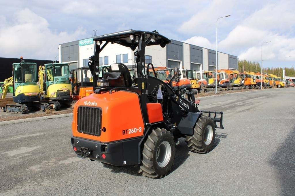 Kubota RT260-2 KATOKSELLA! UUSI - Kloubový nakladač: obrázek 4 Kubota RT260-2 KATOKSELLA! UUSI - Kloubový nakladač: obrázek 4