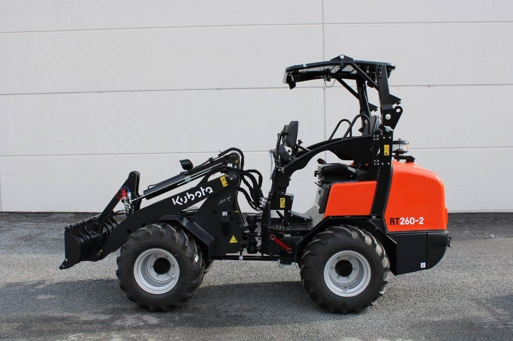 Kubota RT260-2 KATOKSELLA! UUSI - Kloubový nakladač: obrázek 1 Kubota RT260-2 KATOKSELLA! UUSI - Kloubový nakladač: obrázek 1