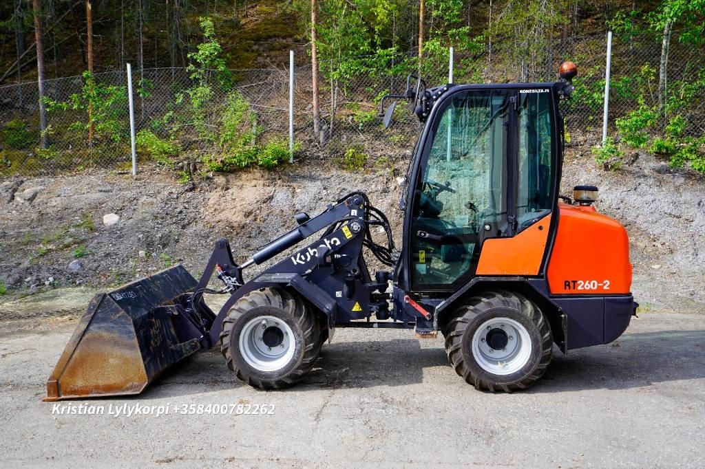 Kubota RT260-2 YLEISKAUHALLA - Kolový nakladač: obrázek 1 Kubota RT260-2 YLEISKAUHALLA - Kolový nakladač: obrázek 1