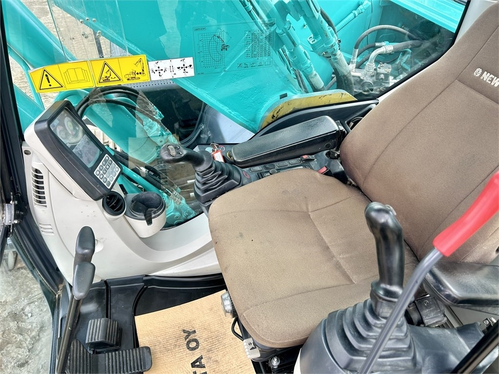 Pásové rýpadlo New Holland Kobelco E305C EVO: obrázek 22