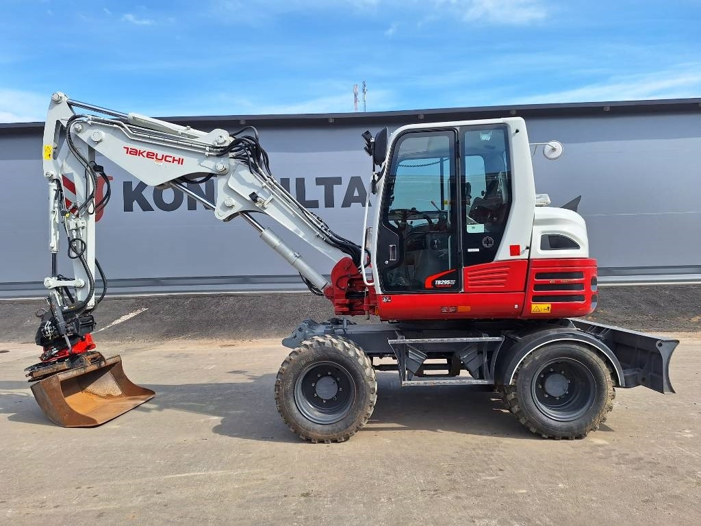 Kolesové rýpadlo Takeuchi MYYTY! SOLD! TB295W PYÖRITTÄJÄLLÄ: obrázek 1