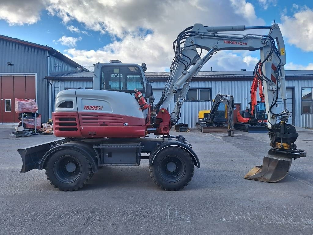 Takeuchi TB295W PYÖRITTÄJÄLLÄ - Kolesové rýpadlo: obrázek 5 Takeuchi TB295W PYÖRITTÄJÄLLÄ - Kolesové rýpadlo: obrázek 5