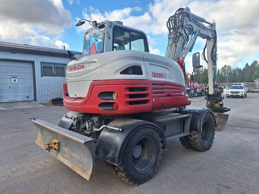 Takeuchi TB295W PYÖRITTÄJÄLLÄ - Kolesové rýpadlo: obrázek 4 Takeuchi TB295W PYÖRITTÄJÄLLÄ - Kolesové rýpadlo: obrázek 4