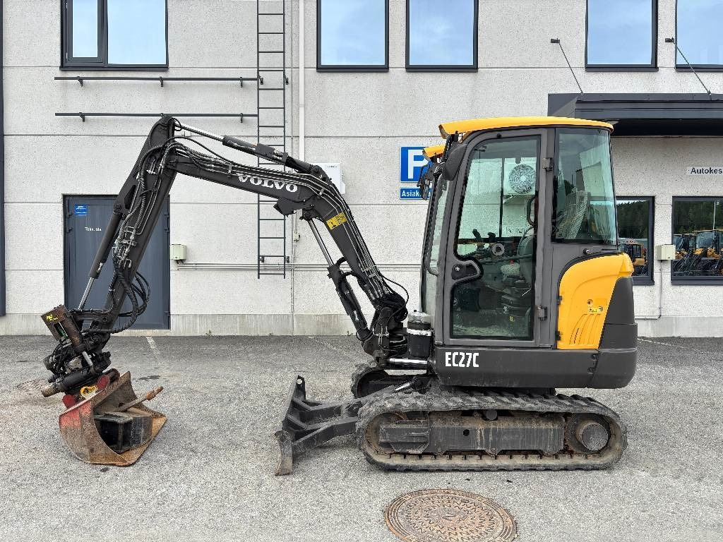 Volvo EC27C PYÖRITTÄJÄLLÄ - Mini rýpadlo: obrázek 1 Volvo EC27C PYÖRITTÄJÄLLÄ - Mini rýpadlo: obrázek 1
