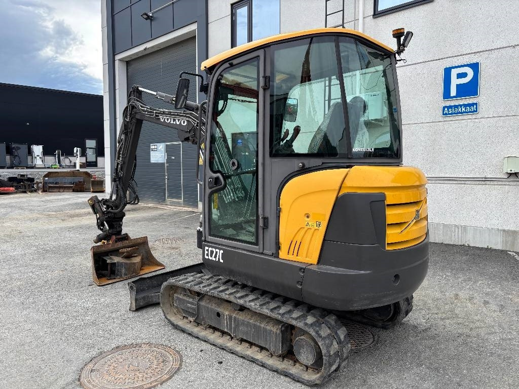 Volvo EC27C PYÖRITTÄJÄLLÄ - Mini rýpadlo: obrázek 2 Volvo EC27C PYÖRITTÄJÄLLÄ - Mini rýpadlo: obrázek 2