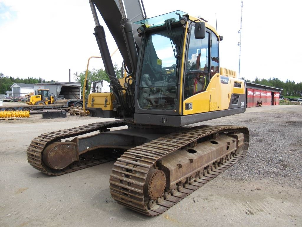 Pásové rýpadlo Volvo EC300DL PYÖRITTÄJÄLLÄ: obrázek 13