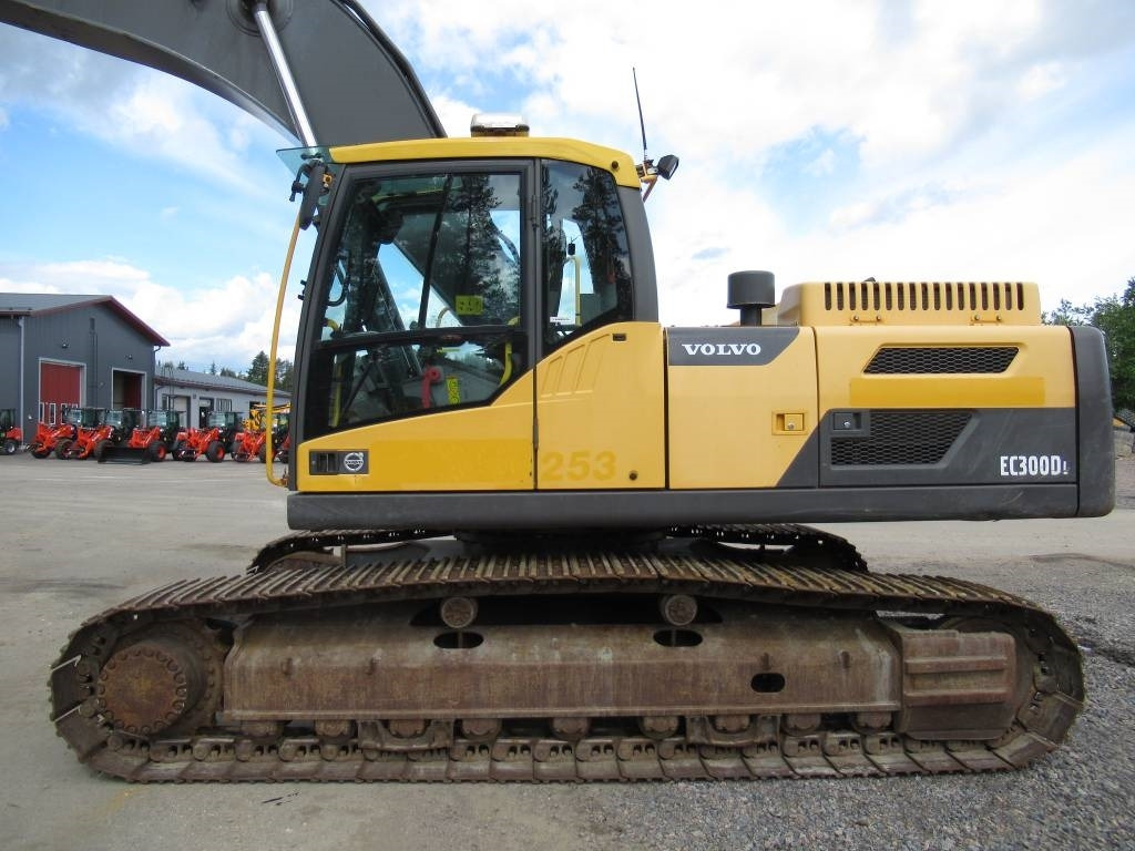 Volvo EC300DL PYÖRITTÄJÄLLÄ - Pásové rýpadlo: obrázek 2 Volvo EC300DL PYÖRITTÄJÄLLÄ - Pásové rýpadlo: obrázek 2