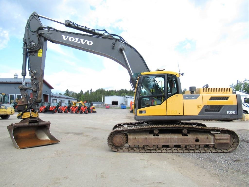 Volvo EC300DL PYÖRITTÄJÄLLÄ - Pásové rýpadlo: obrázek 1 Volvo EC300DL PYÖRITTÄJÄLLÄ - Pásové rýpadlo: obrázek 1