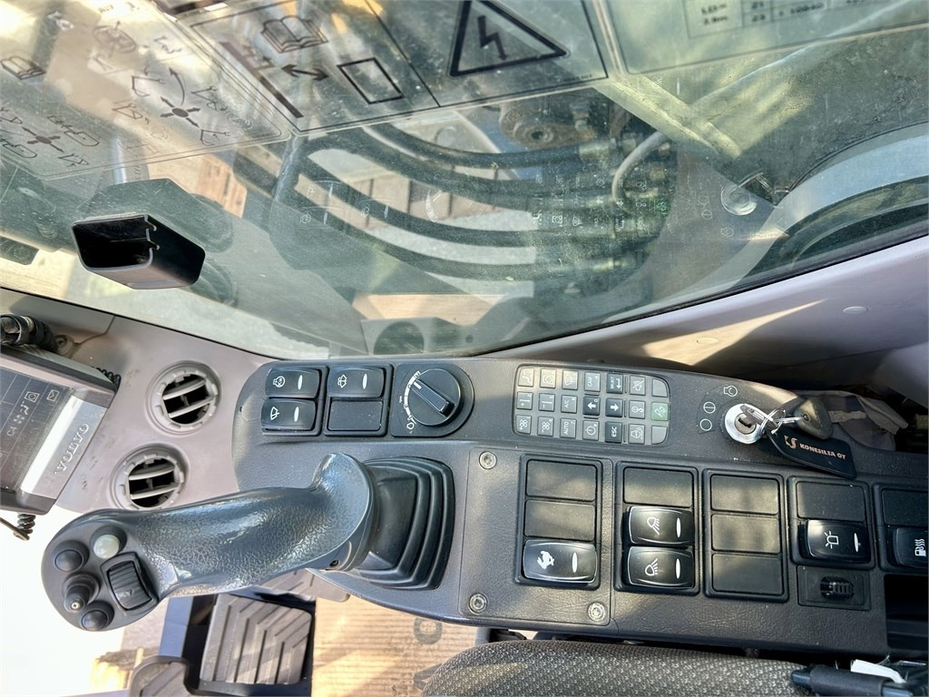 Volvo ECR235CL PYÖRITTÄJÄ, 3D-LAITTEET  leasing Volvo ECR235CL PYÖRITTÄJÄ, 3D-LAITTEET: obrázek 16 Volvo ECR235CL PYÖRITTÄJÄ, 3D-LAITTEET  leasing Volvo ECR235CL PYÖRITTÄJÄ, 3D-LAITTEET: obrázek 16