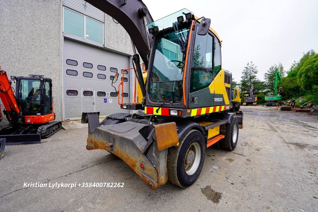 Kolesové rýpadlo Volvo EWR150E PYÖRÄOHJAUS: obrázek 10