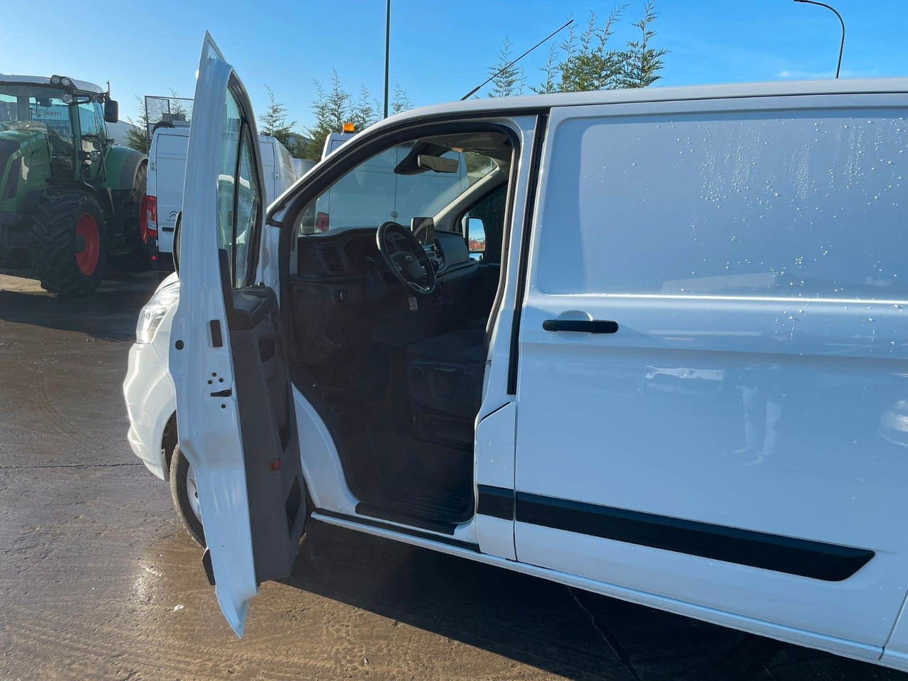 Malá dodávka Ford Transit Custom L2. Klima. Navi. Kamera. Tempomat: obrázek 12 Malá dodávka Ford Transit Custom L2. Klima. Navi. Kamera. Tempomat: obrázek 12