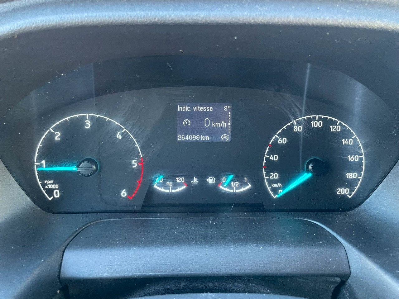 Malá dodávka Ford Transit Custom L2. Klima. Navi. Kamera. Tempomat: obrázek 15 Malá dodávka Ford Transit Custom L2. Klima. Navi. Kamera. Tempomat: obrázek 15