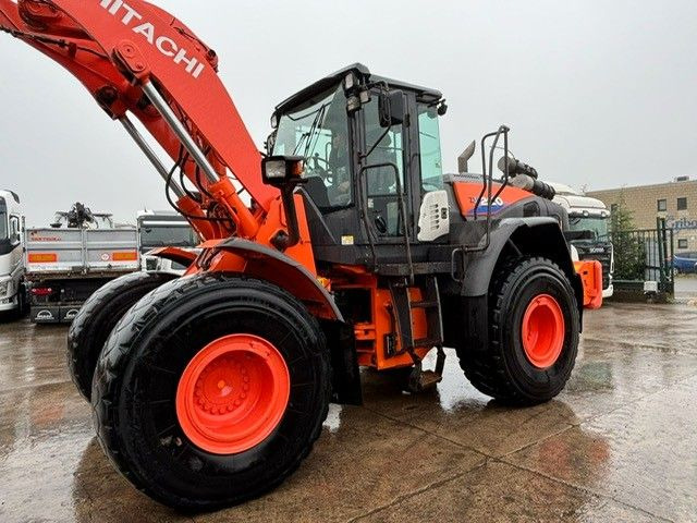 Kolový nakladač Hitachi ZW220-6. Hochkippschaufel. Wage.: obrázek 8
