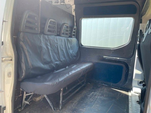 Iveco Daily 35C14. Doka. Maxi. - Furgon, Dodávka s dvojitou kabinou: obrázek 4 Iveco Daily 35C14. Doka. Maxi. - Furgon, Dodávka s dvojitou kabinou: obrázek 4