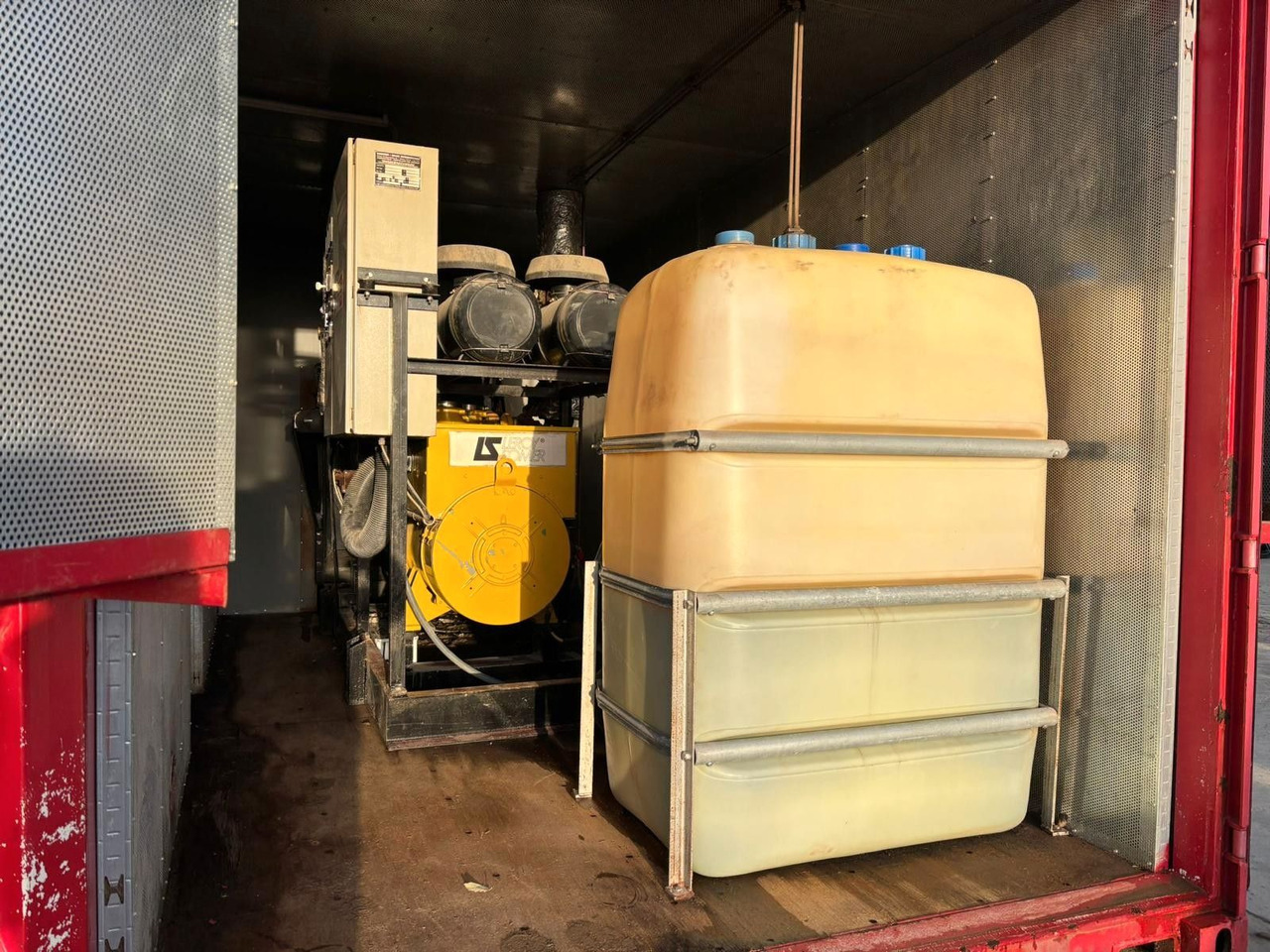 Sommer 400kVa Generator. Motor MAN V8. 370h! - Elektrický generátor: obrázek 4 Sommer 400kVa Generator. Motor MAN V8. 370h! - Elektrický generátor: obrázek 4