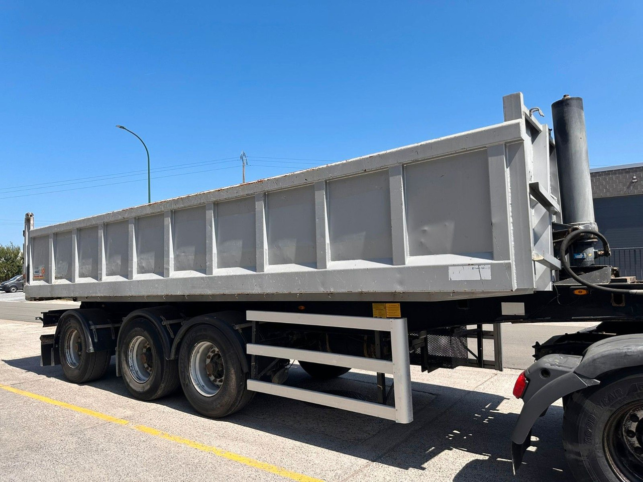 Turbo's Hoet Kipper. 3 Achsen. - Sklápěcí návěs: obrázek 1 Turbo's Hoet Kipper. 3 Achsen. - Sklápěcí návěs: obrázek 1