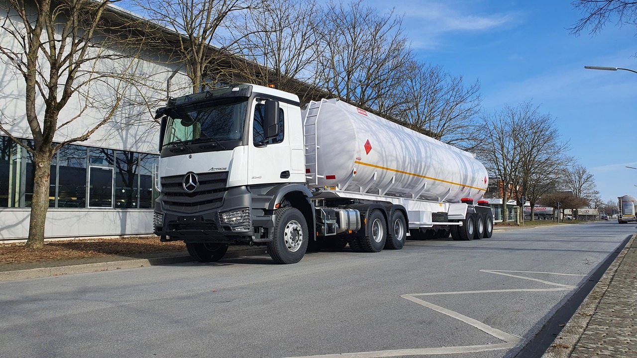 Sievering 40000 LITRE ADR FUEL TANK SEMI-TRAILER FOR MERCEDES ACTROS - Cisternový návěs: obrázek 2 Sievering 40000 LITRE ADR FUEL TANK SEMI-TRAILER FOR MERCEDES ACTROS - Cisternový návěs: obrázek 2