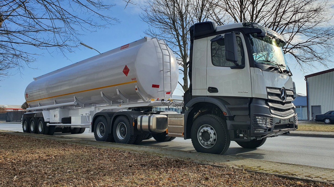 Sievering 40000 LITRE ADR FUEL TANK SEMI-TRAILER FOR MERCEDES ACTROS - Cisternový návěs: obrázek 1 Sievering 40000 LITRE ADR FUEL TANK SEMI-TRAILER FOR MERCEDES ACTROS - Cisternový návěs: obrázek 1