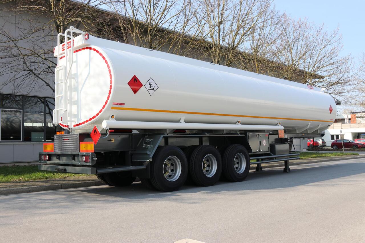 Sievering 45000 LITRES ADR SEMI REMORQUE CITERNE DE CARBURANT - Cisternový návěs: obrázek 2 Sievering 45000 LITRES ADR SEMI REMORQUE CITERNE DE CARBURANT - Cisternový návěs: obrázek 2