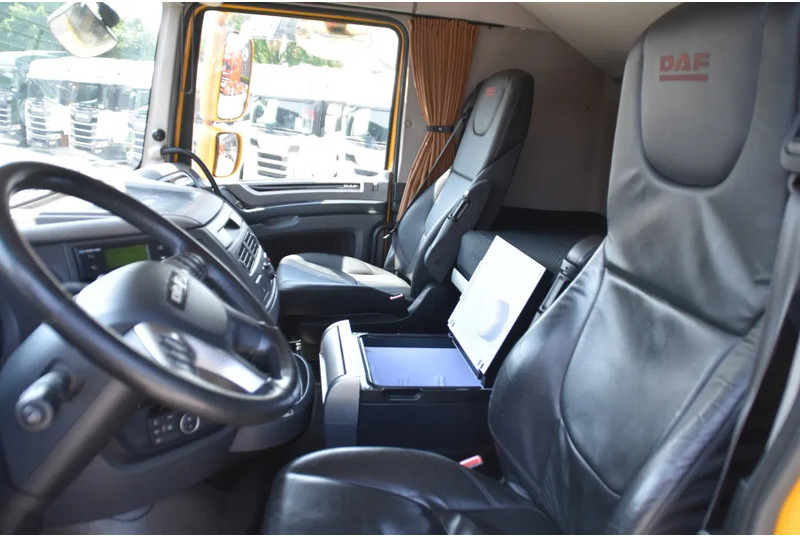 DAF XF 530 SC 6x2*4 + THERMO KING - 626 TKM - LEATHER SEATS - ELEVATOR - LED LIGHTS - EXCELLENT CONDITION - - Chladírenský nákladní automobil: obrázek 5 DAF XF 530 SC 6x2*4 + THERMO KING - 626 TKM - LEATHER SEATS - ELEVATOR - LED LIGHTS - EXCELLENT CONDITION - - Chladírenský nákladní automobil: obrázek 5