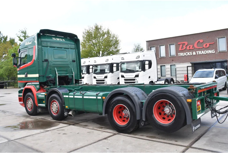 Scania R520 HL V8 8x2 - EURO 6 - MANUAL - RETARDER - WHEELBASE: 510 cm - 10 TONS FRONT AXLE - XENON - - Kontejnérový podvozek/ Výměnná nástavba: obrázek 2 Scania R520 HL V8 8x2 - EURO 6 - MANUAL - RETARDER - WHEELBASE: 510 cm - 10 TONS FRONT AXLE - XENON - - Kontejnérový podvozek/ Výměnná nástavba: obrázek 2